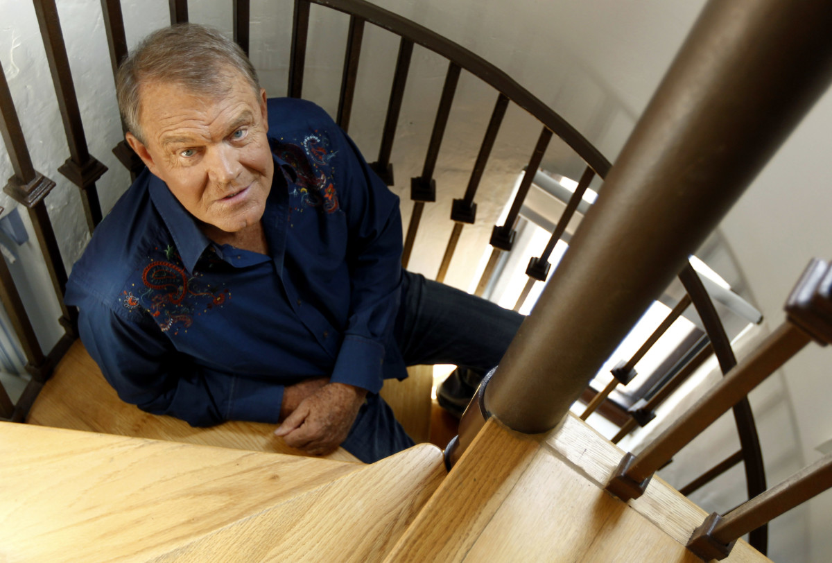 Country Artists Mourn the Passing of Glen Campbell
